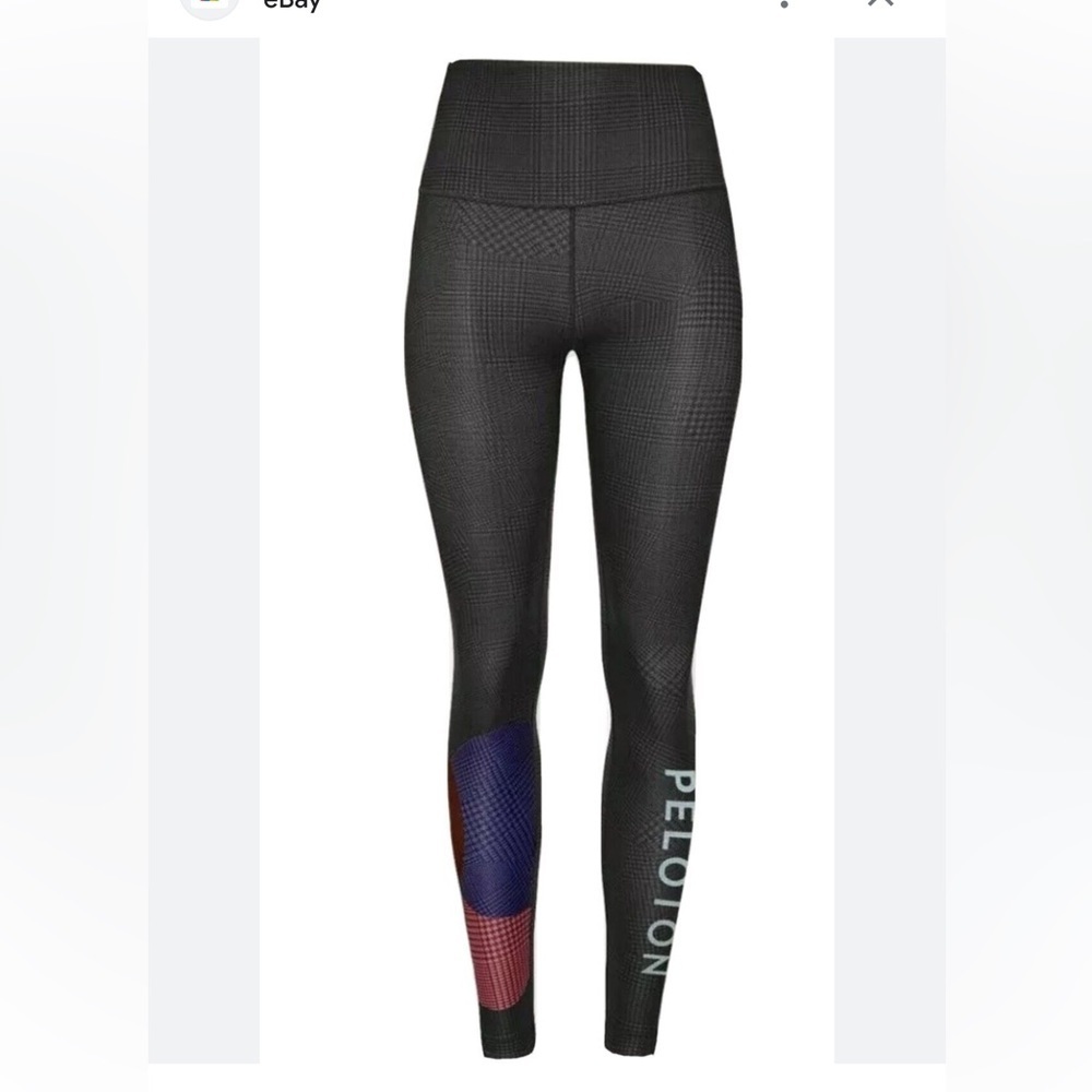 Peloton black topsy turvy /Lreversible leggings size medium